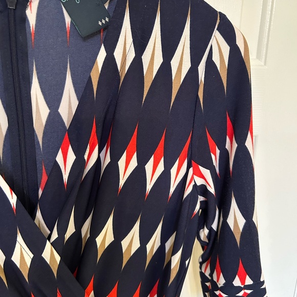 Gabby Skye Chic Geometric faux Wrap Dress size 8 - Picture 6 of 10